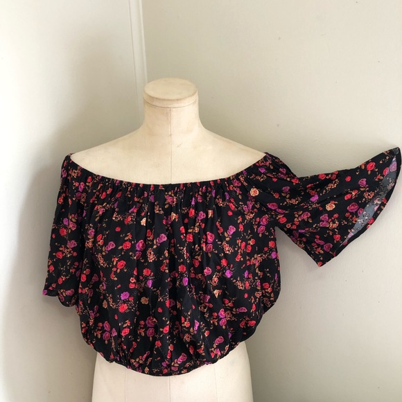 Two Crop Tops Forever 21 - Picture 4 of 11